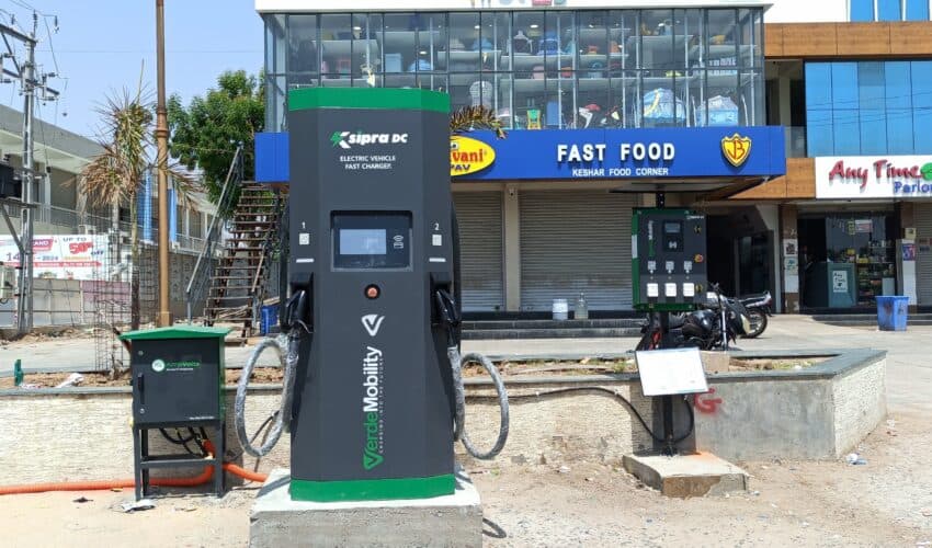 KSIPRA DC 60 D DC EV charger with 60 kW output rating, featuring advanced power management and smart connectivity for commercial EV charging stations in India
